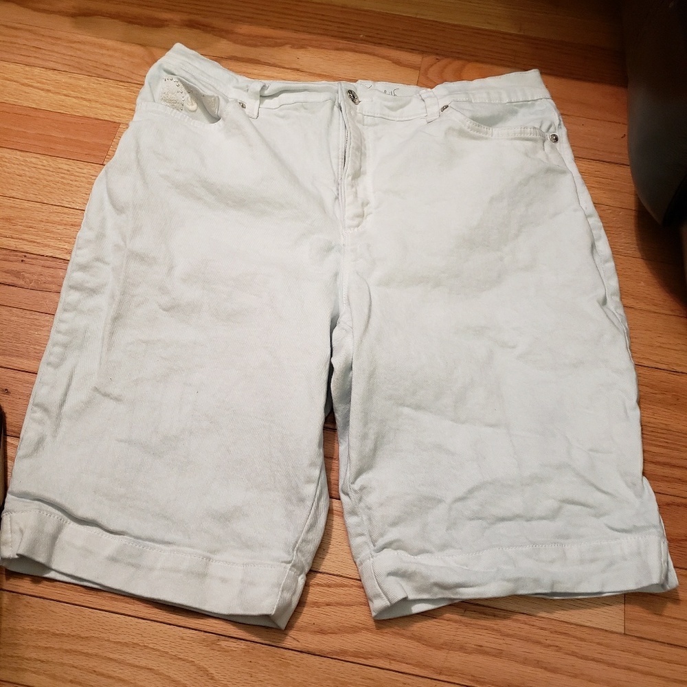 PLUS!  Gloria Vanderbilt Amanda Bermuda Shorts